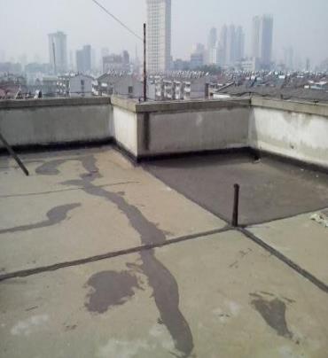 唐山漏水维修 楼顶漏水是什么原因，楼顶漏水维修方法是什么?
